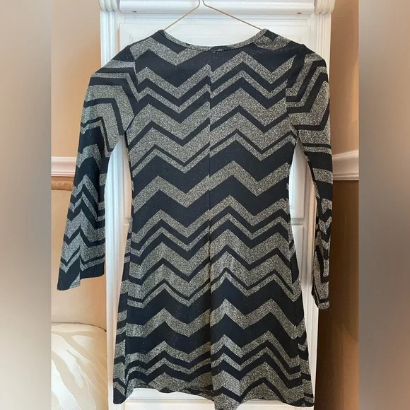 Amy Byer Black and Gold Chevron Shift Dress - Picture 4 of 4